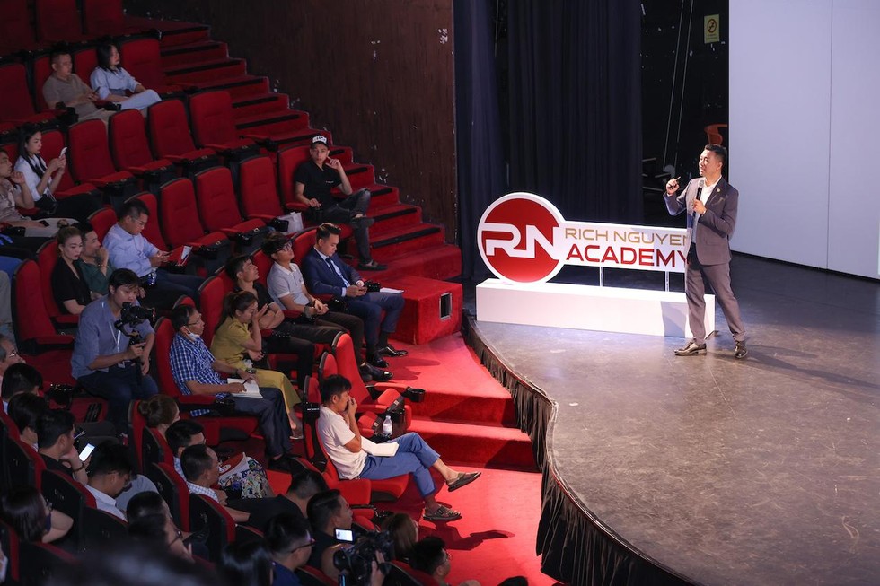 Ông Trần Xuân Đạt, Giám đốc Kinh doanh CTCP Rich Nguyen Academy chia sẻ bối cảnh kinh tế vĩ mô có tác động đến thị trường bất động sản