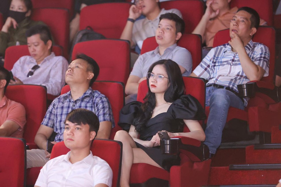 Đông đảo nhà đầu tư cá nhân tham dự sự kiện