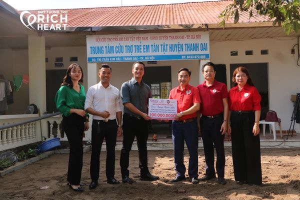 Quỹ tương trợ Rich Heart trao tặng 100 triệu đồng cho Trung tâm cứu trợ trẻ em tàn tật huyện Thanh Oai
