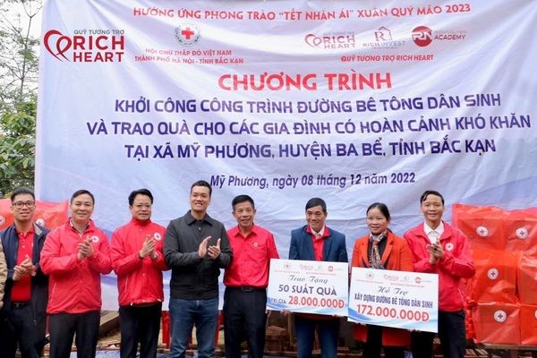 Quỹ tương trợ Rich Heart hỗ trợ 200 triệu xây dựng đường bê tông dân sinh và trao quà cho các gia đình có hoàn cảnh khó khăn tại xã Mỹ Phương, huyện Ba Bể, tỉnh Bắc Kạn