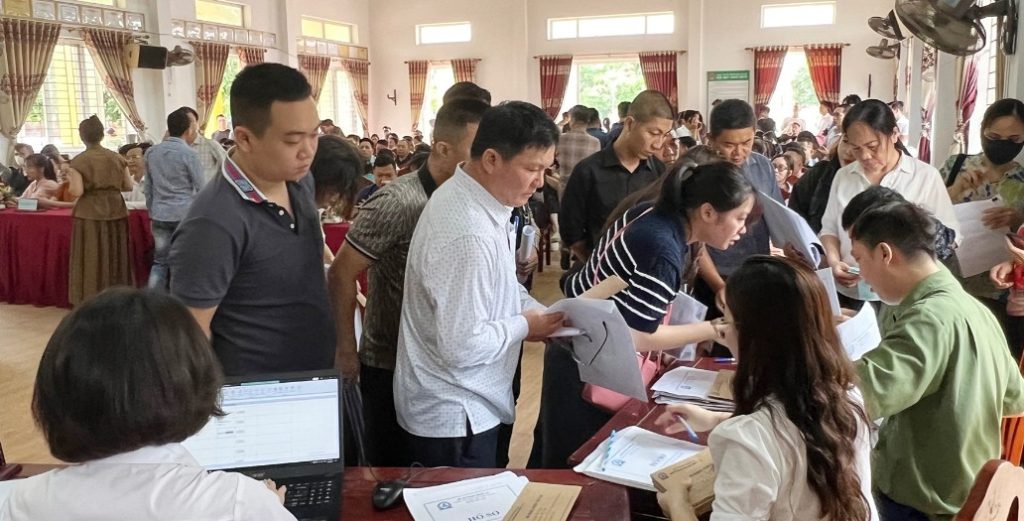 Thời gian phát hành và nộp hồ sơ đấu giá đất